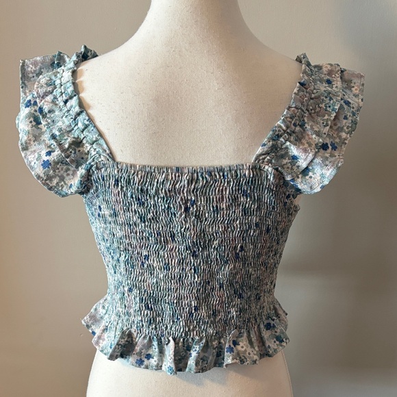 Paper Crane Floral Smocked Ruffle Sleeve Top. Size Medium - Picture 3 of 7